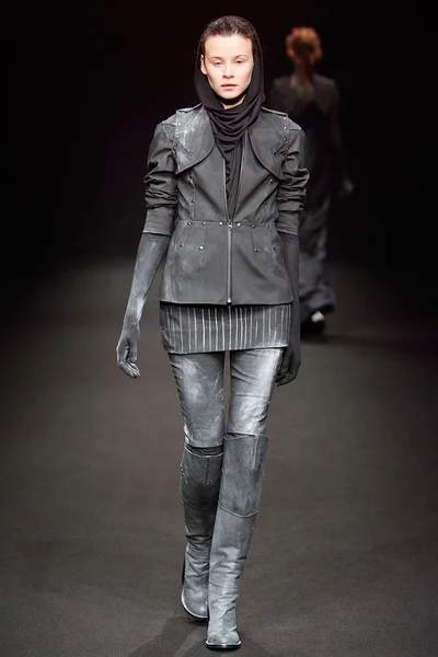 Look 29